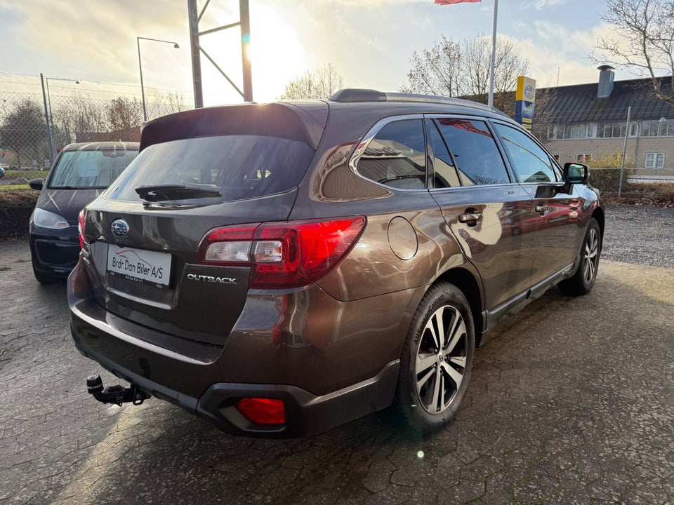Subaru Outback 2,5 Summit CVT 5d