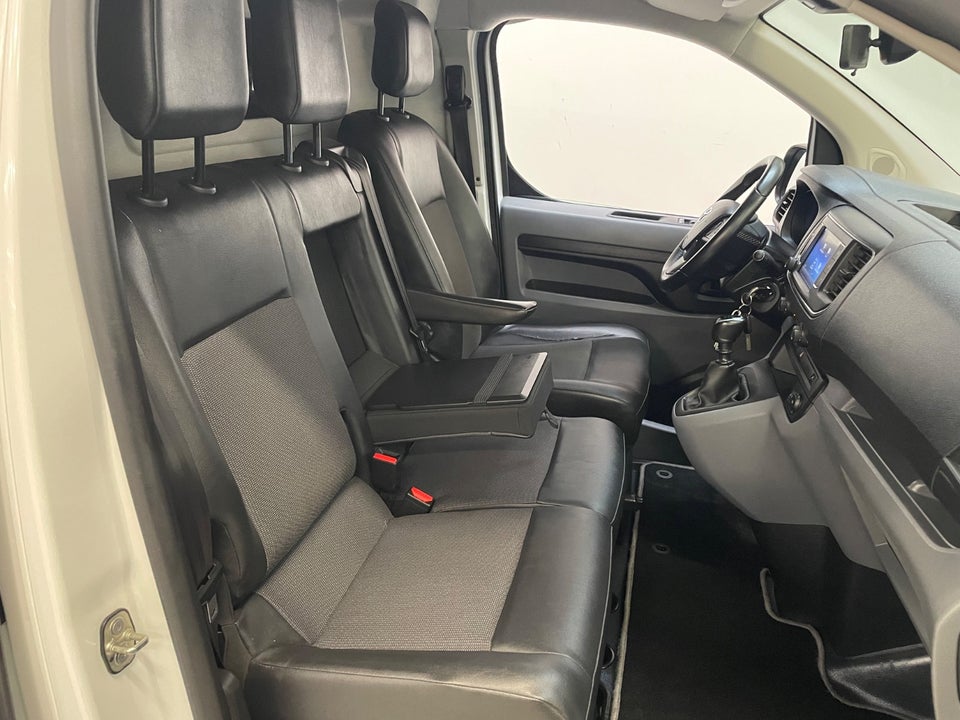 Toyota ProAce 2,0 D 122 Long Comfort Master 5d