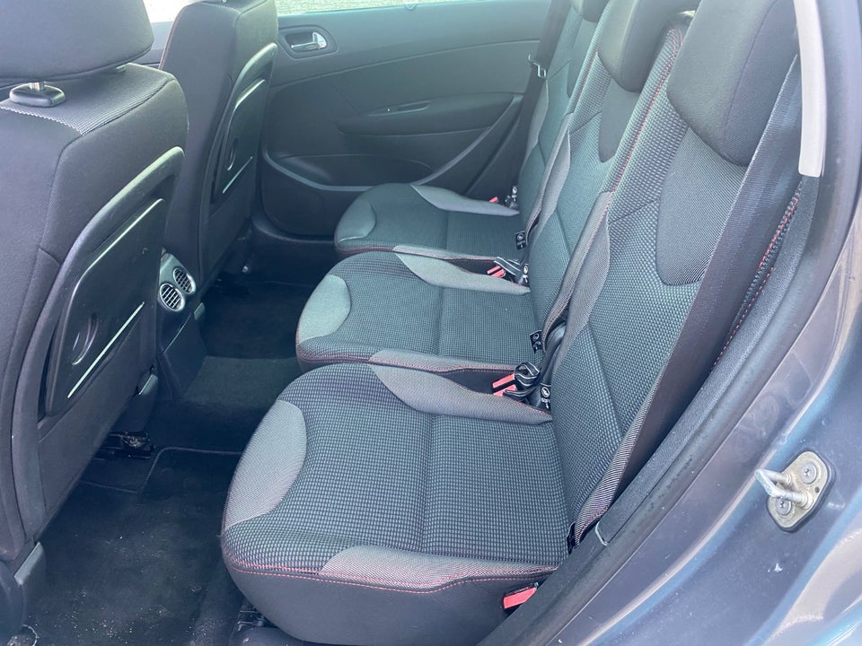 Peugeot 308 1,6 e-HDi 112 Sportium SW 5d