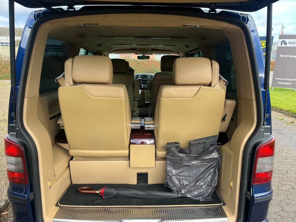 VW Multivan 2,5 TDi 174 Highline Tiptr. 5d