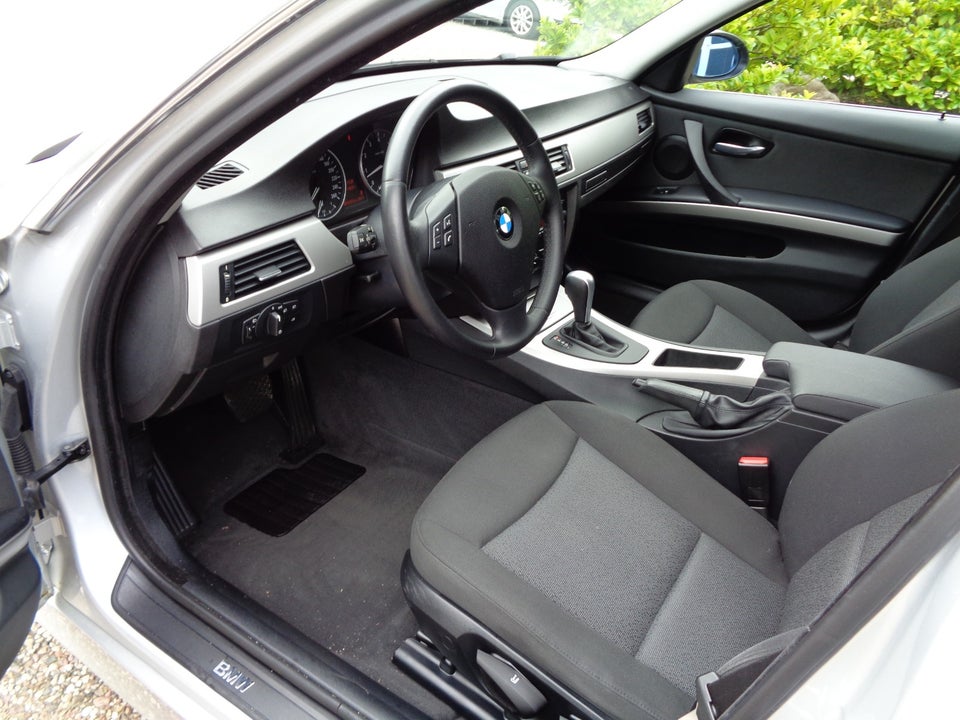 BMW 325i 2,5 Touring aut. 5d