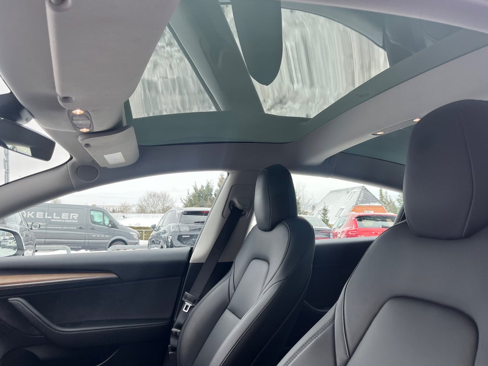 Tesla Model 3 Long Range AWD 4d
