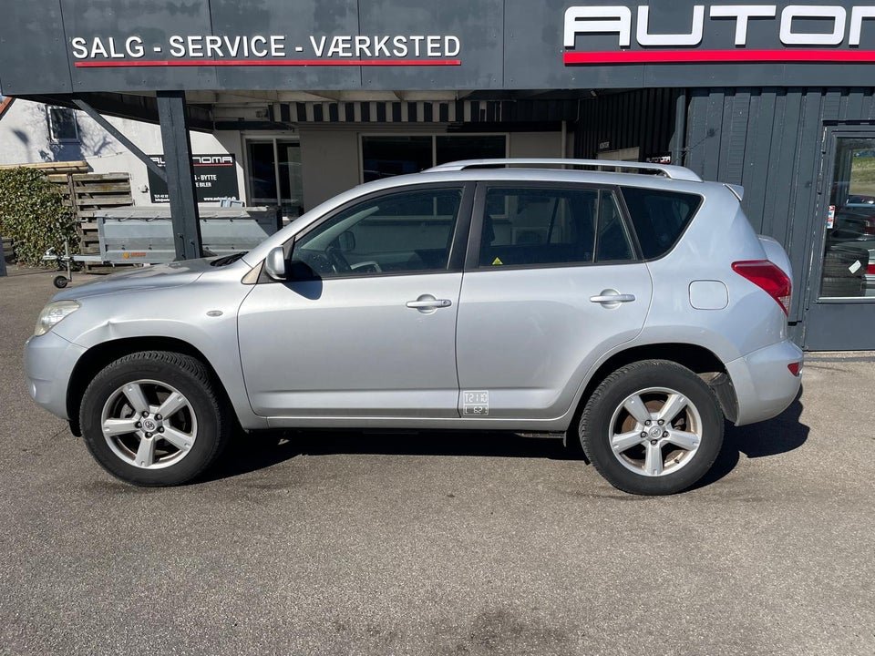 Toyota RAV4 2,0 VVT-i 4x4 Van 5d