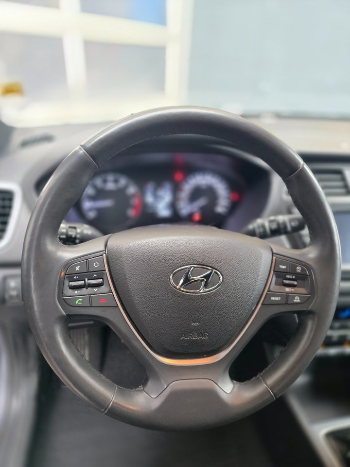 Hyundai i20 1,25 Premium 5d