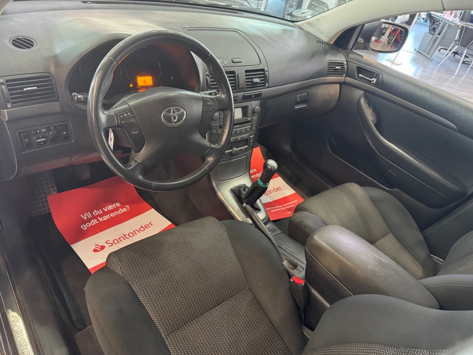 Toyota Avensis 2,0 Sol stc. 5d