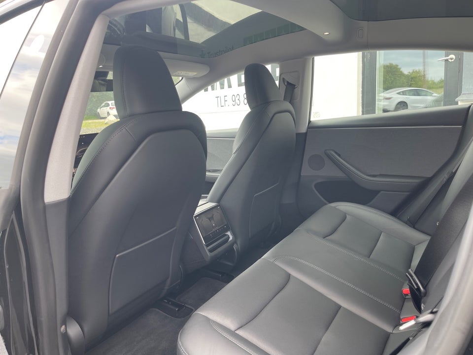 Tesla Model 3 RWD 4d