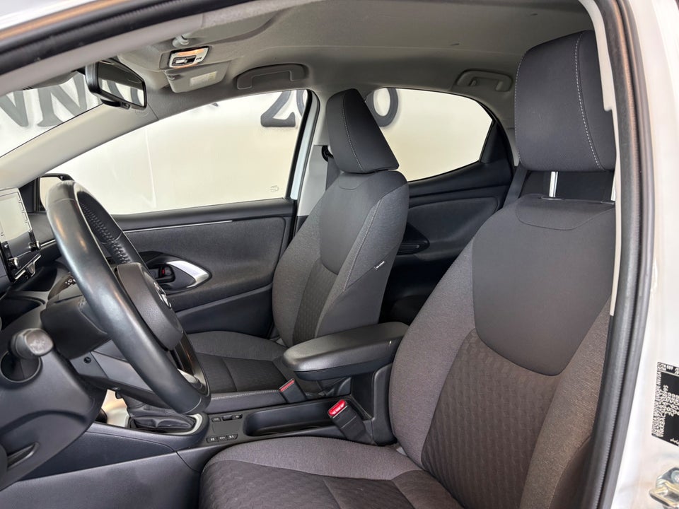 Toyota Yaris 1,5 Hybrid H3 e-CVT 5d