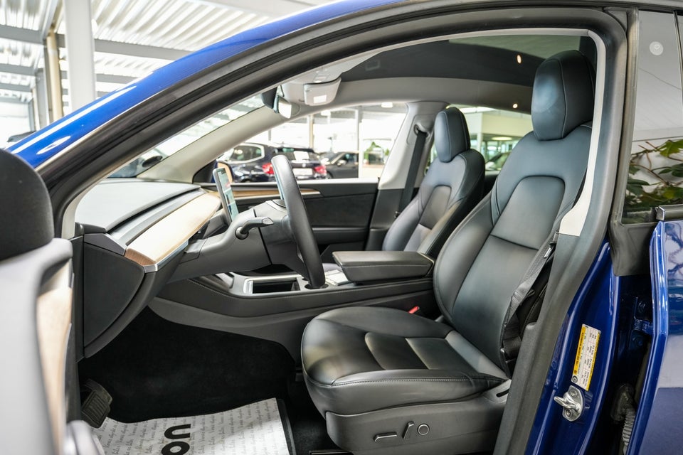 Tesla Model Y Long Range AWD 5d