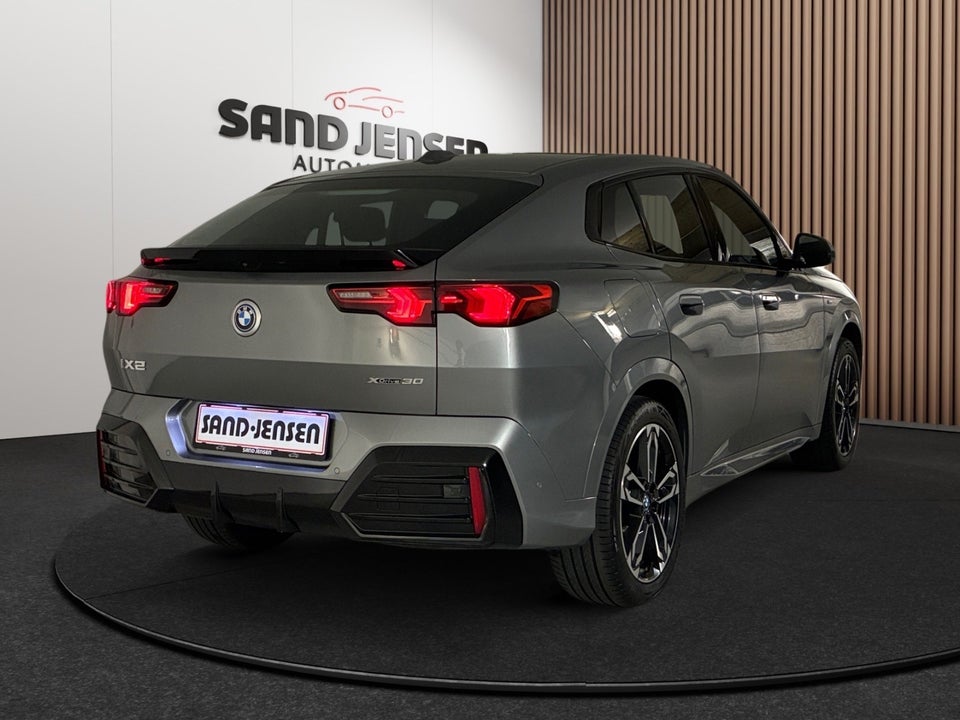 BMW iX2 xDrive30 M-Sport Premium 5d