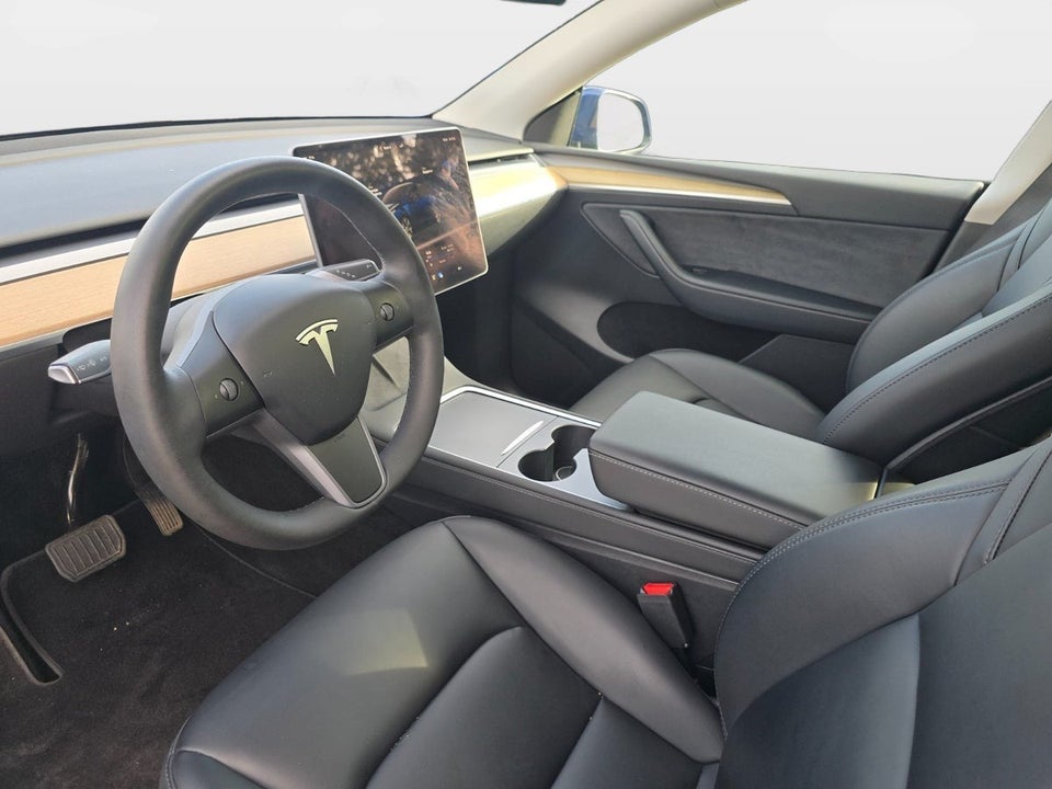 Tesla Model Y RWD 5d