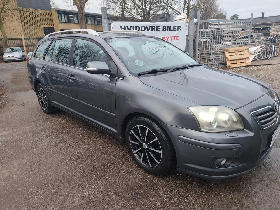 Toyota Avensis 1,8 VVT-i Elegance stc. 5d