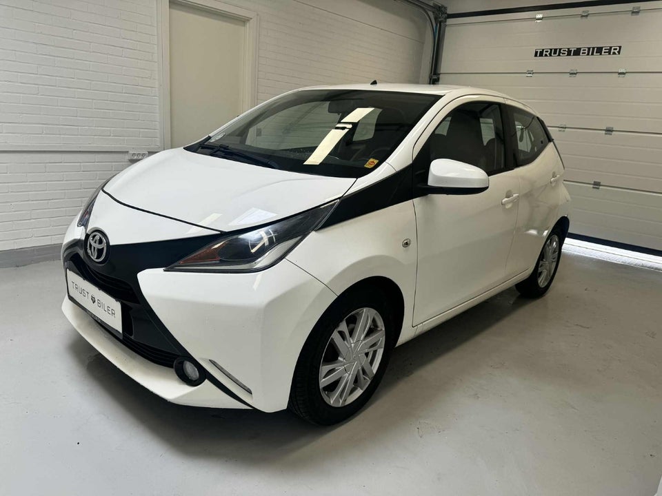 Toyota Aygo 1,0 VVT-i x-touch 5d