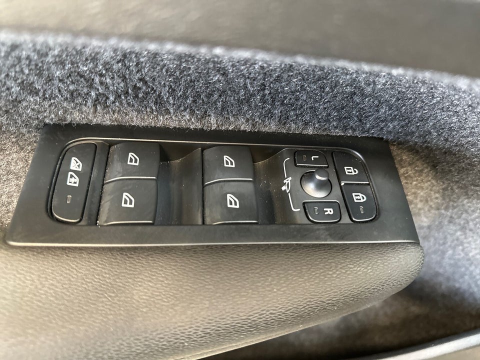 Volvo XC40 ReCharge Extended Range Ultimate 5d