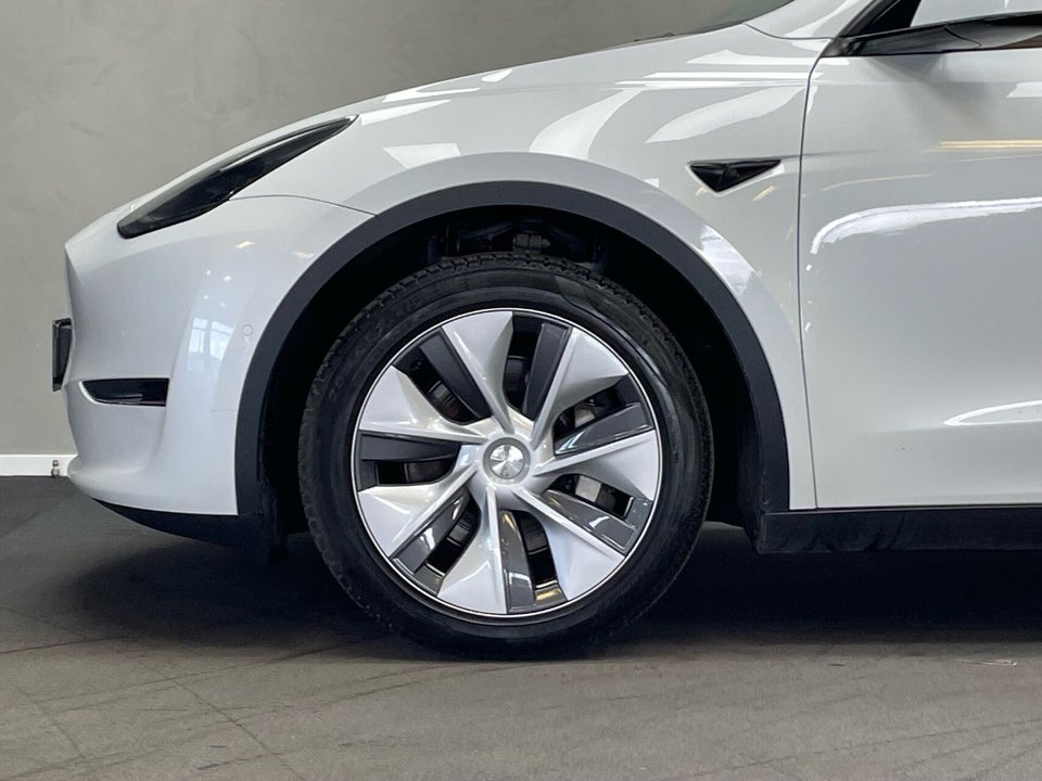 Tesla Model Y Long Range AWD 5d