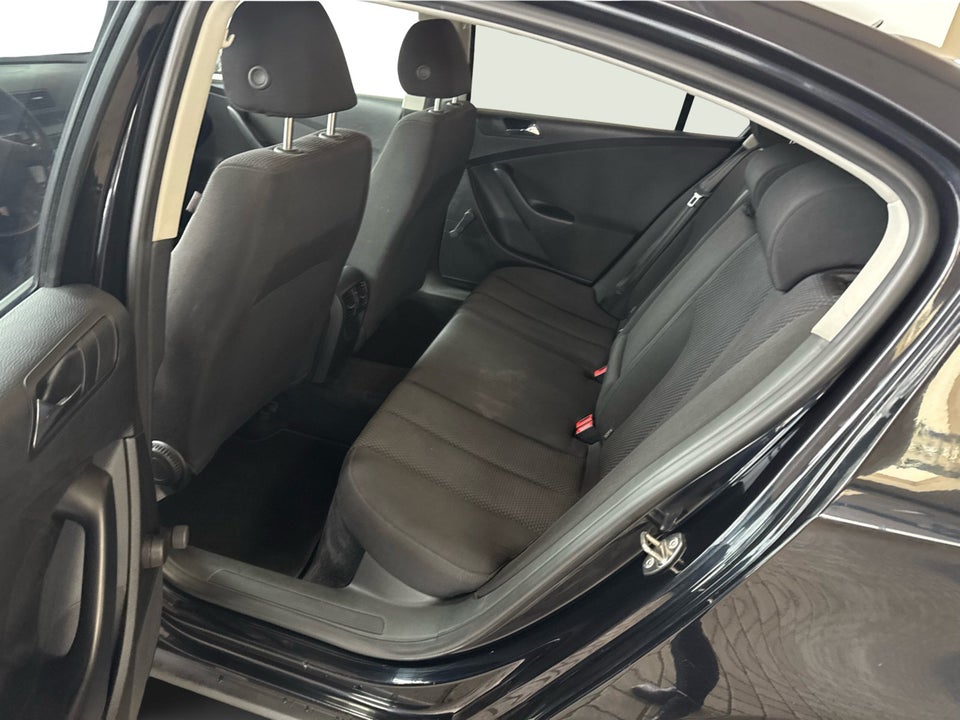 VW Passat 2,0 FSi Comfortline 4d