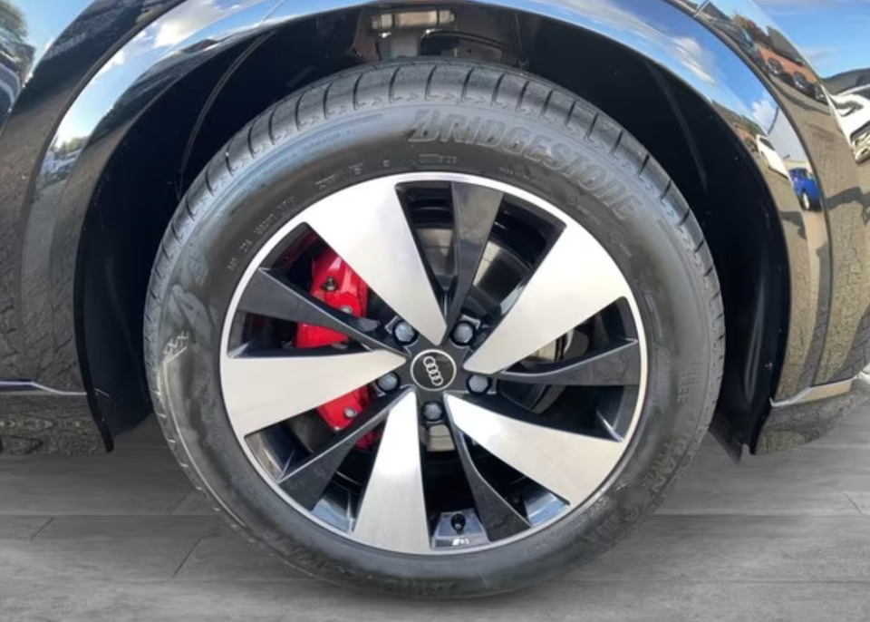 Audi Q6 e-tron Ultra quattro 5d