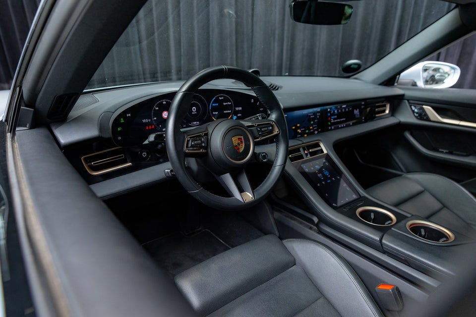 Porsche Taycan 4S Performance+ 4d