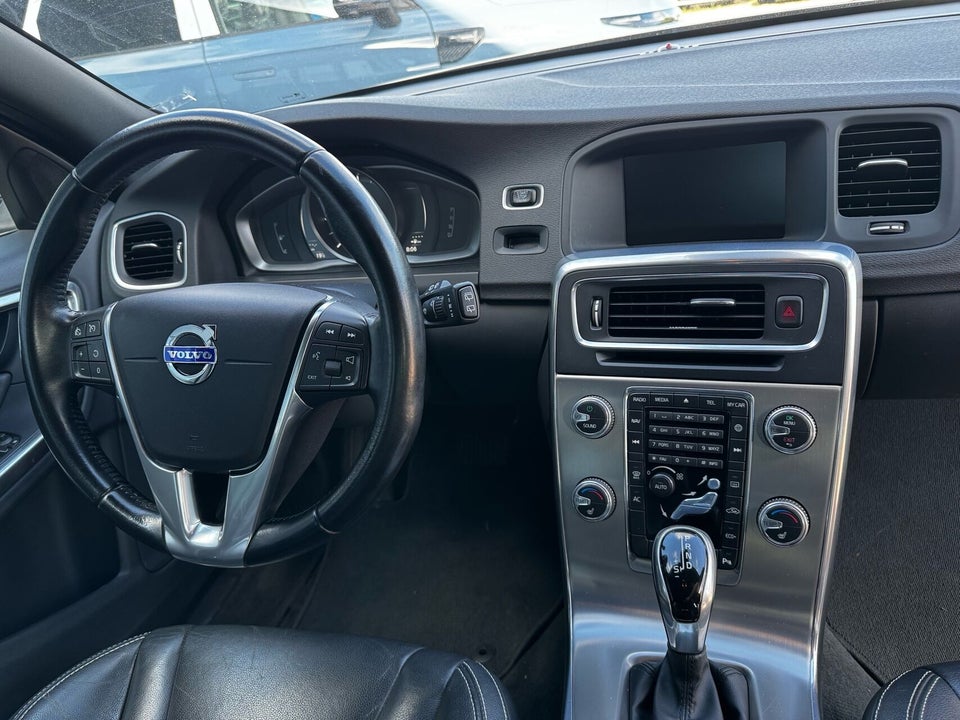 Volvo V60 2,0 D4 190 Momentum aut. 5d