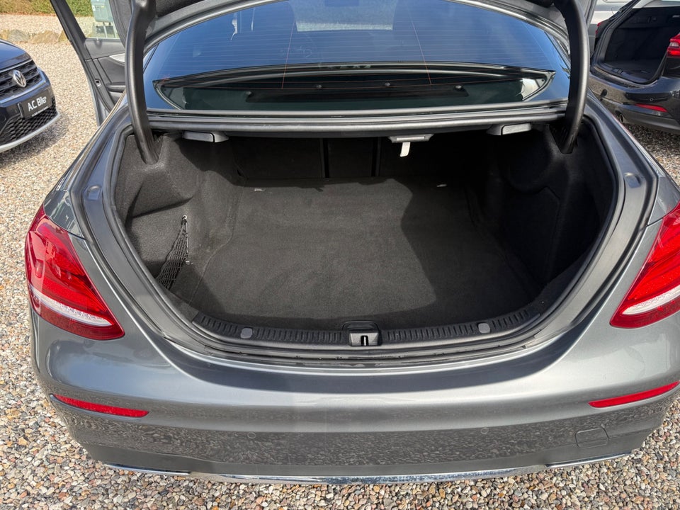 Mercedes E220 d 2,0 AMG Line aut. 4d