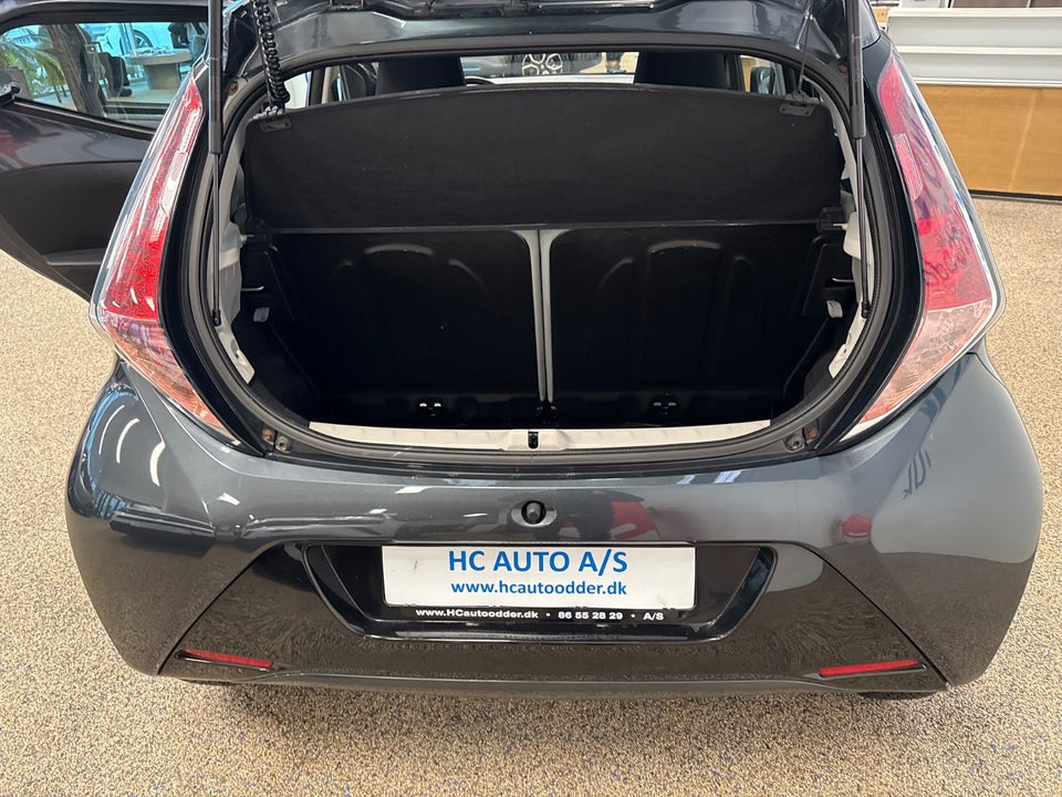 Toyota Aygo 1,0 VVT-i x-play x-shift 5d