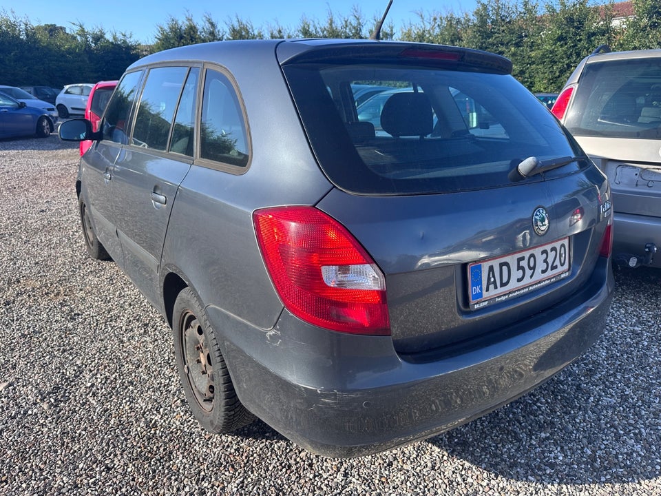 Skoda Fabia 1,4 16V Ambiente Combi 5d