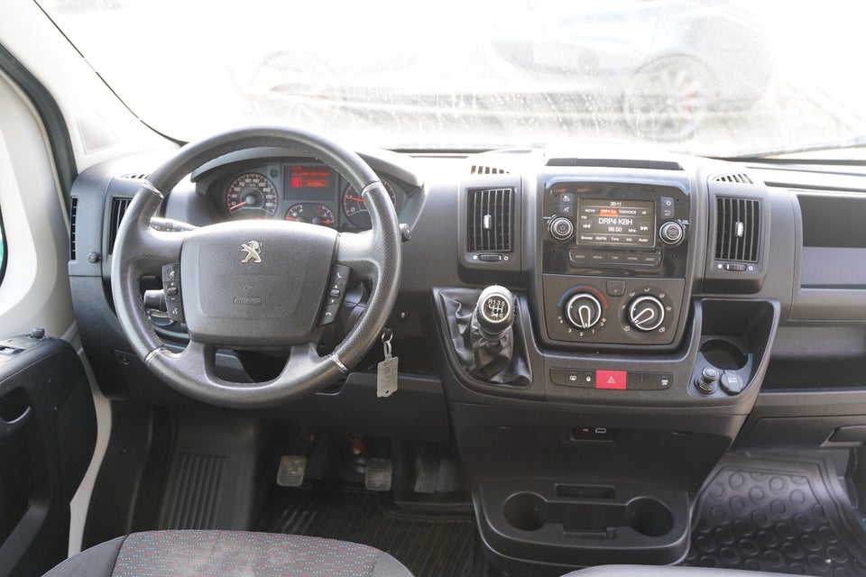 Peugeot Boxer 335 2,2 BlueHDi 140 L3H2 Premium