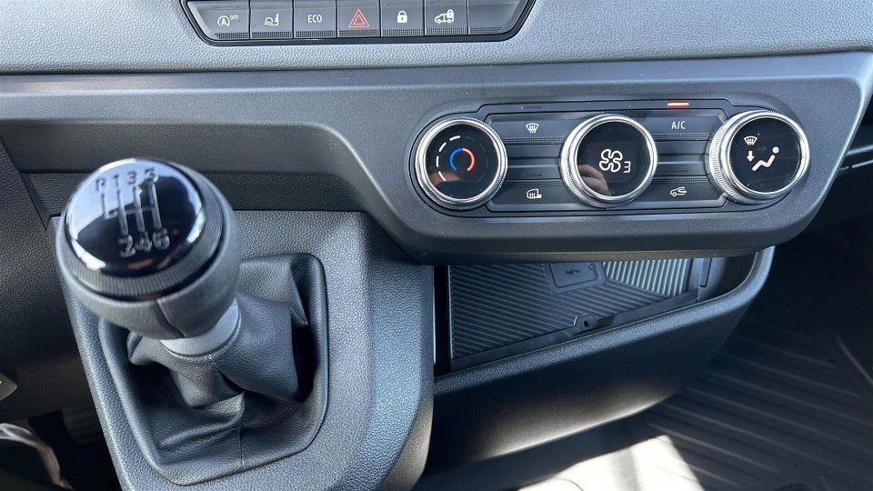 Renault Master V T33 2,0 dCi 130 L2H2 Kassevogn Tekno