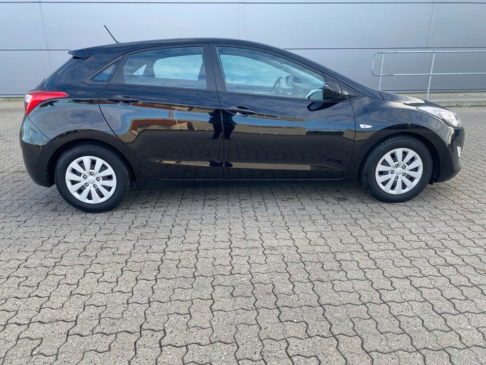 Hyundai i30 1,6 GDi Style Eco 5d