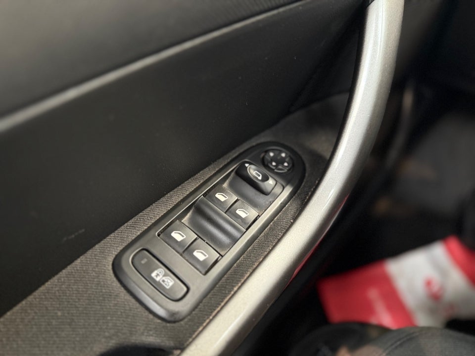 Peugeot 308 1,6 HDi 109 Comfort+ 5d