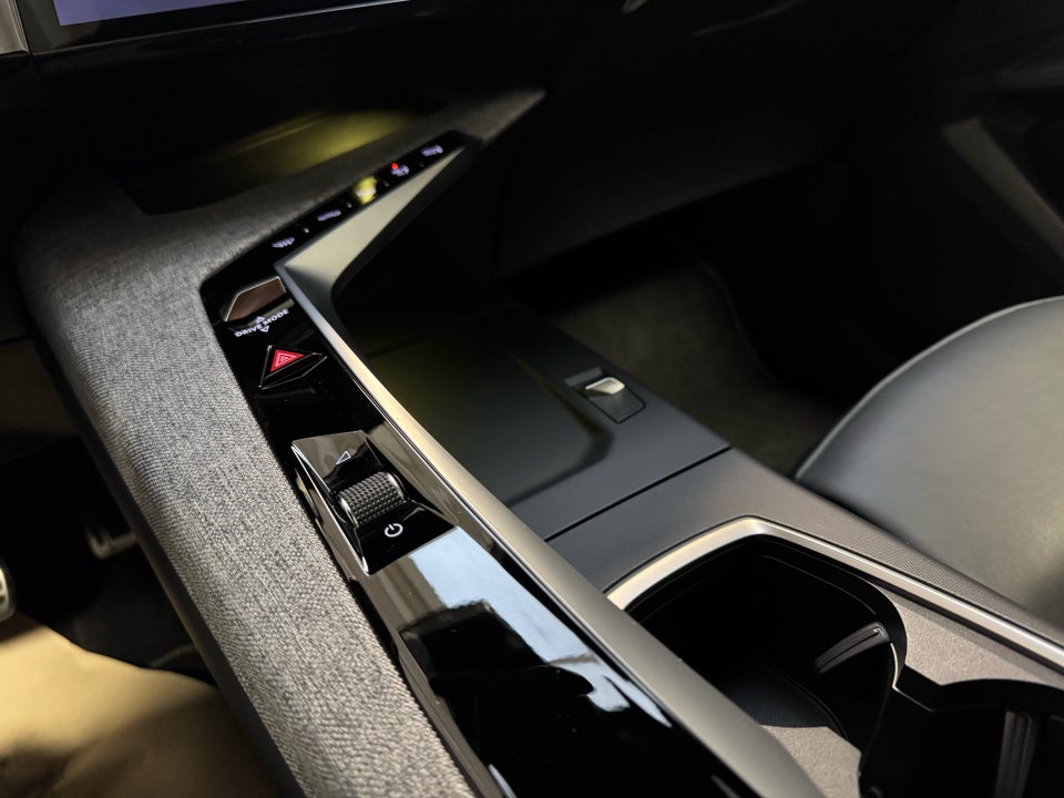 Peugeot e-5008 77 GT Pack 7prs 5d