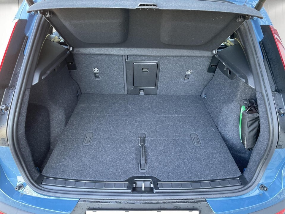 Volvo EX40 Extended Range Plus 5d