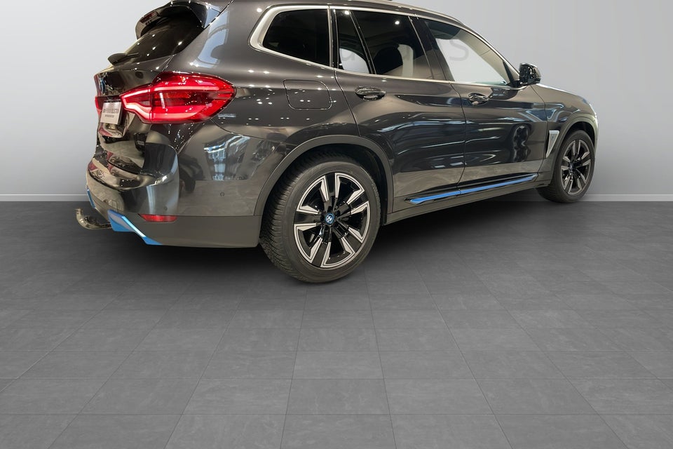 BMW iX3 Charged 5d