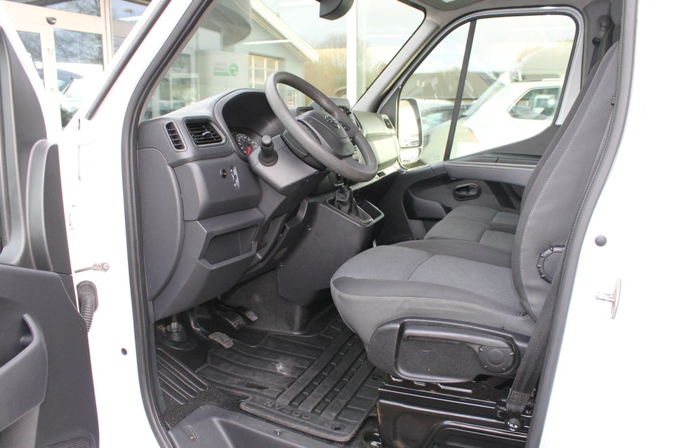 Nissan NV400 2,3 dCi 150 L2H2 Kassevogn