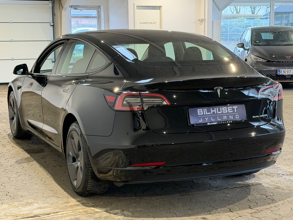 Tesla Model 3 Long Range AWD 4d