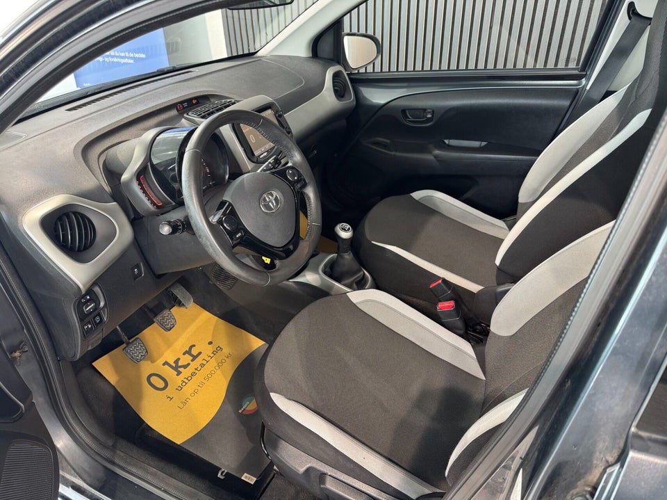 Toyota Aygo 1,0 VVT-i x-press 5d