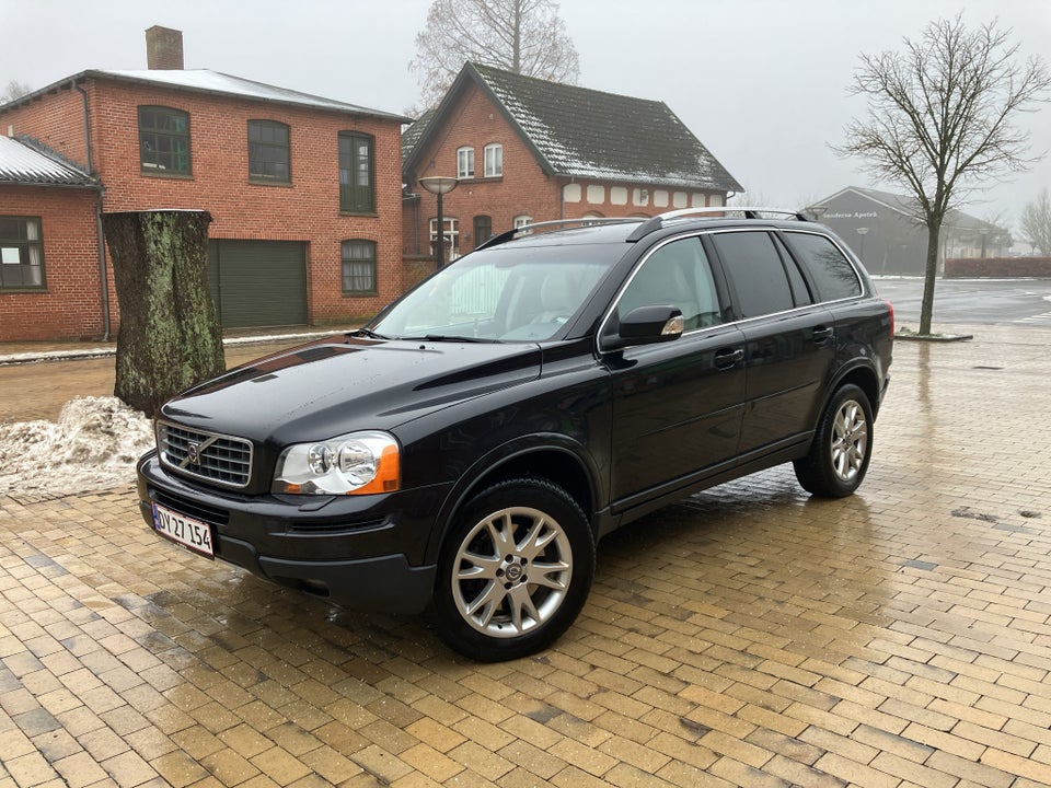 Volvo XC90 2,4 D5 185 Summum aut. AWD 7prs 5d