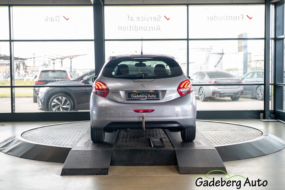 Peugeot 208 1,2 PureTech 82 Exclusive+ 5d