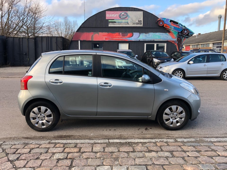 Toyota Yaris 1,3 Luna 5d