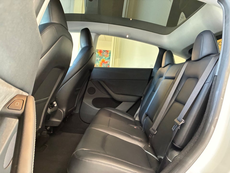 Tesla Model Y RWD 5d