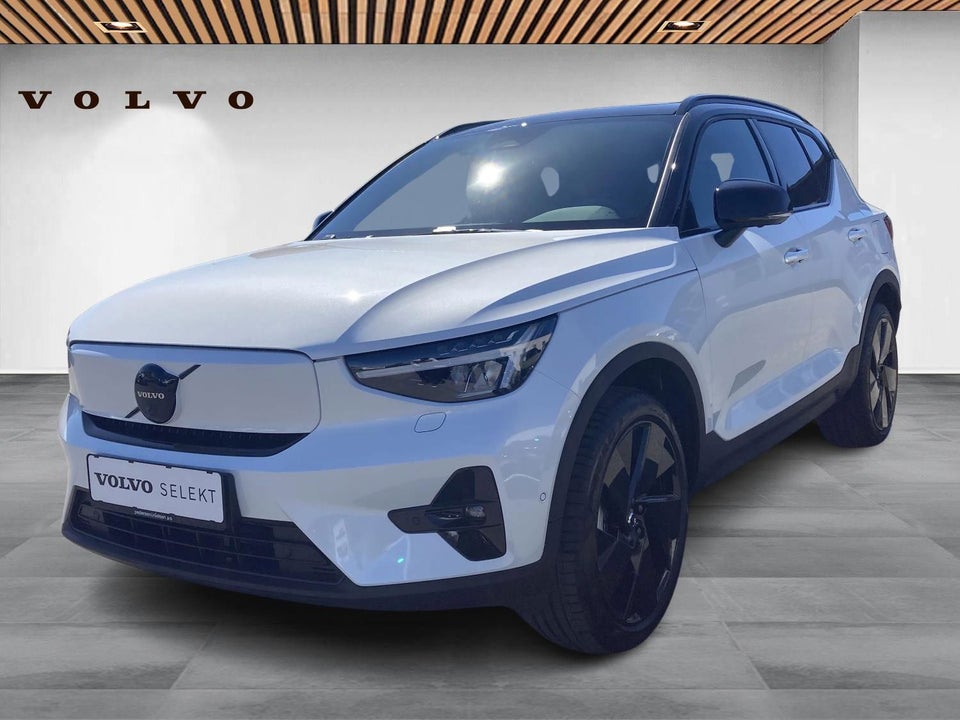 Volvo EX40 Extended Range Black Edition 5d