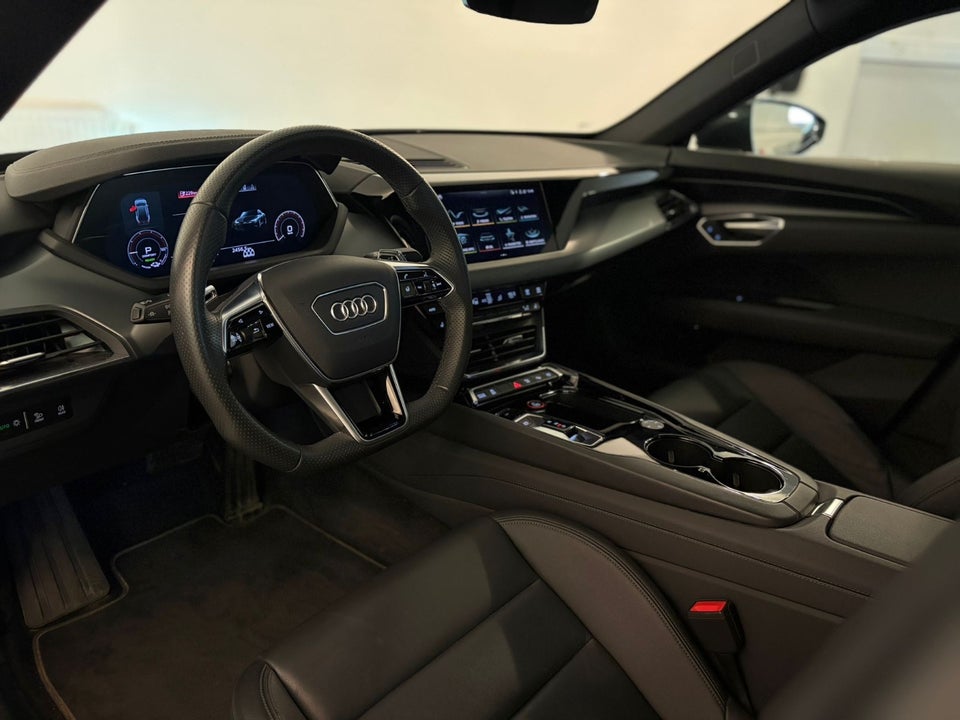 Audi e-tron GT quattro 4d