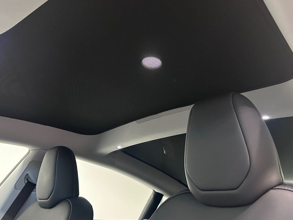 Tesla Model 3 RWD 4d