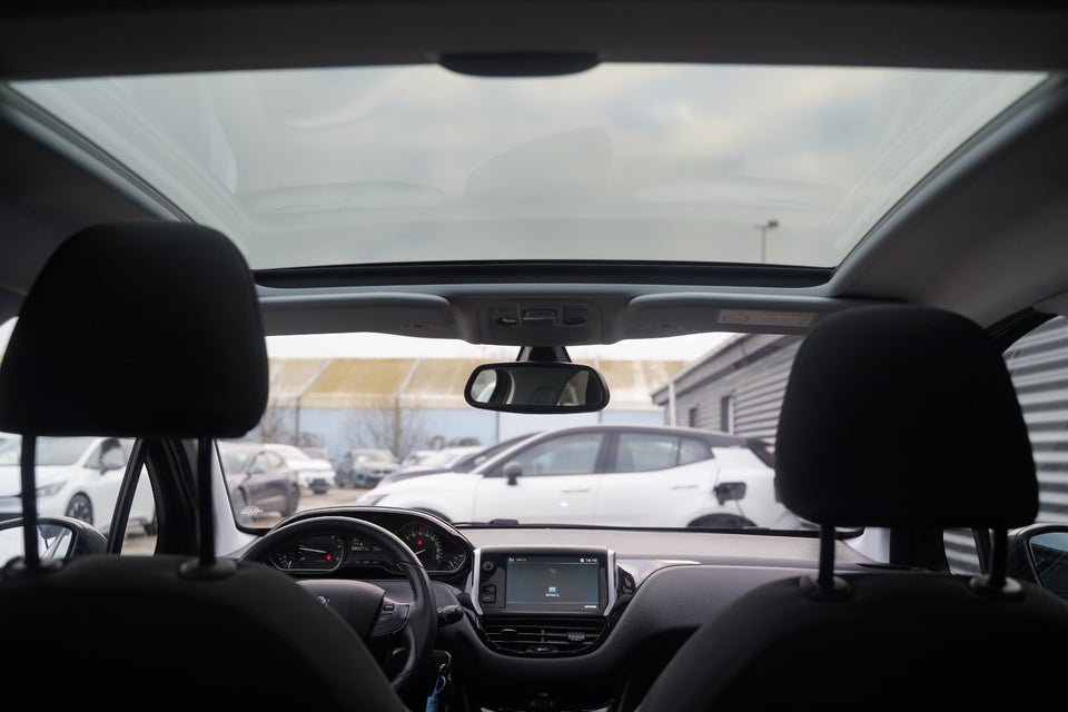 Peugeot 208 1,5 BlueHDi 100 Like Sky 5d