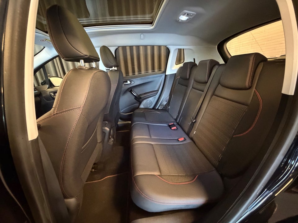 Peugeot 2008 1,5 BlueHDi 120 GT Line Sky EAT6 5d