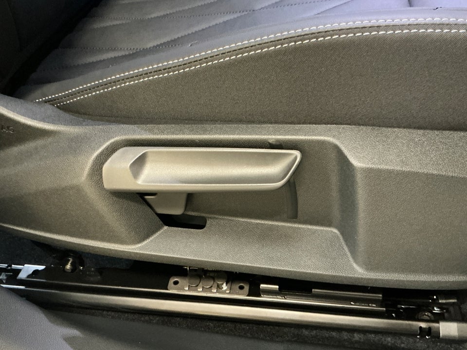 Ford Explorer 77 Premium Extended Range 5d