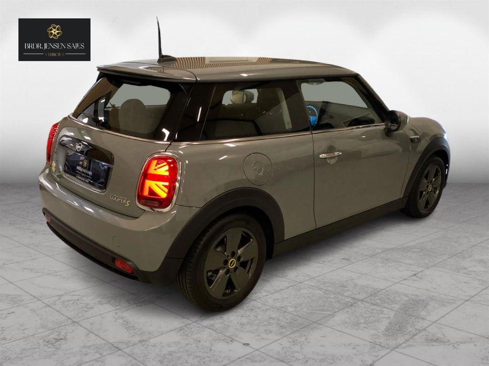 MINI Cooper SE Essential 3d