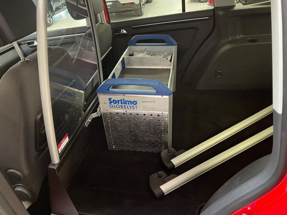 VW Touran 2,0 TDi 140 Highline DSG BMT Van 5d