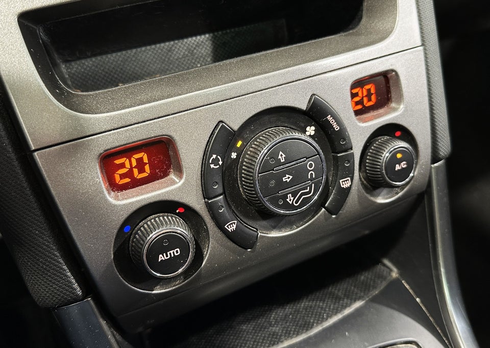 Peugeot 308 1,6 e-HDi 112 Active SW 5d