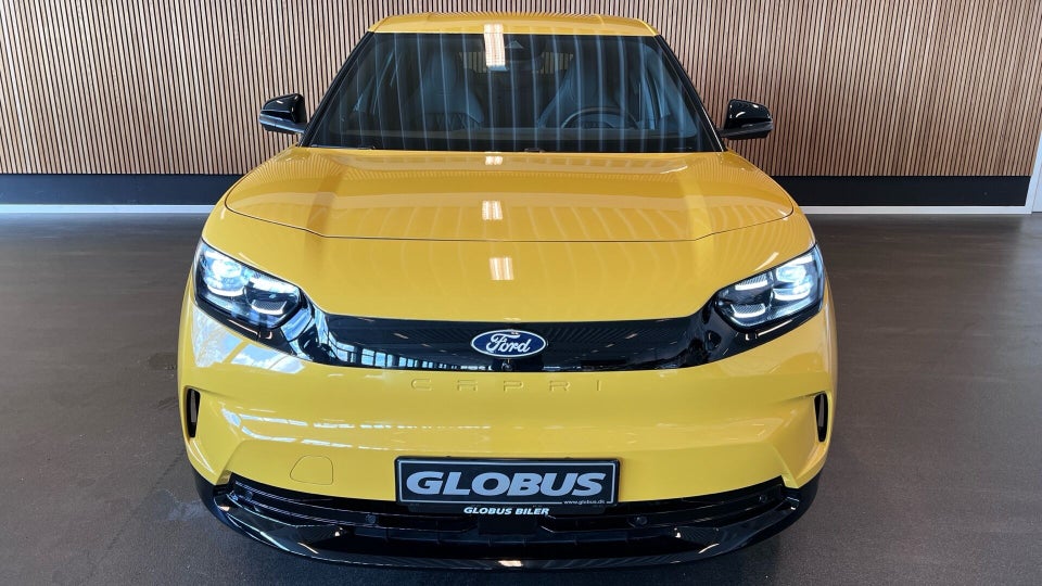 Ford Capri 77 Premium Extended Range 5d