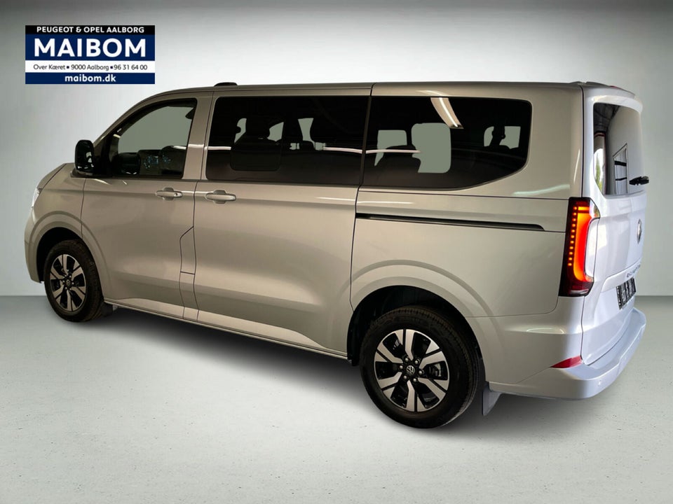 VW e-Caravelle 64 Life SWB